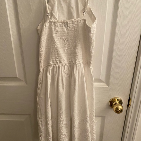 Dress - Picture 3 of 4